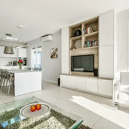 アパート Luxurious Penthouse With Panoramic View ヴィルフランシュ・シュル・メール